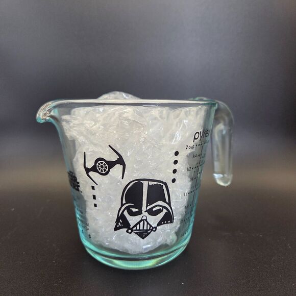 Pyrex x Star Wars Measuring Cup 2 Cups Darth Vader R2-D2 - Picture 3 of 5